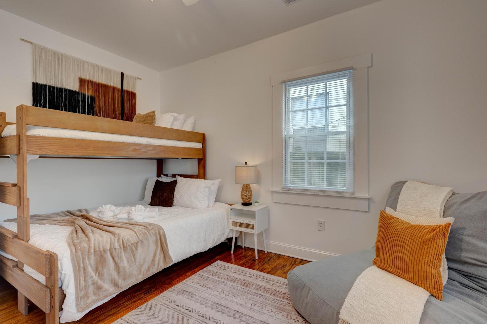 Peaceful Park Circle Getaway Villa Чарлстън Екстериор снимка